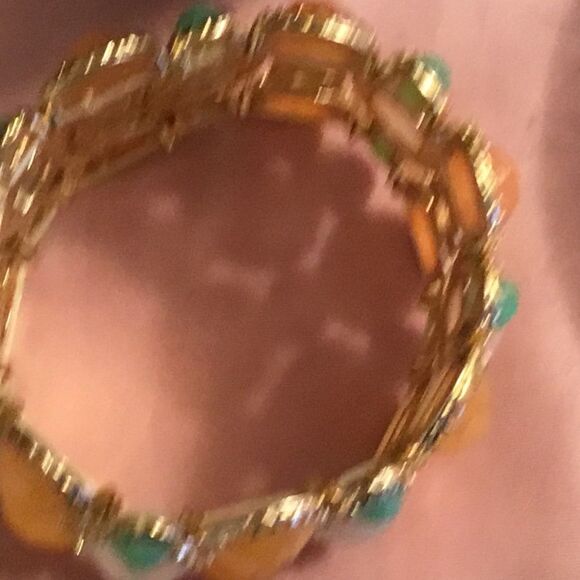New Without Tags Sherbet Colored Stretch Goldtone Bracelet - Picture 5 of 5